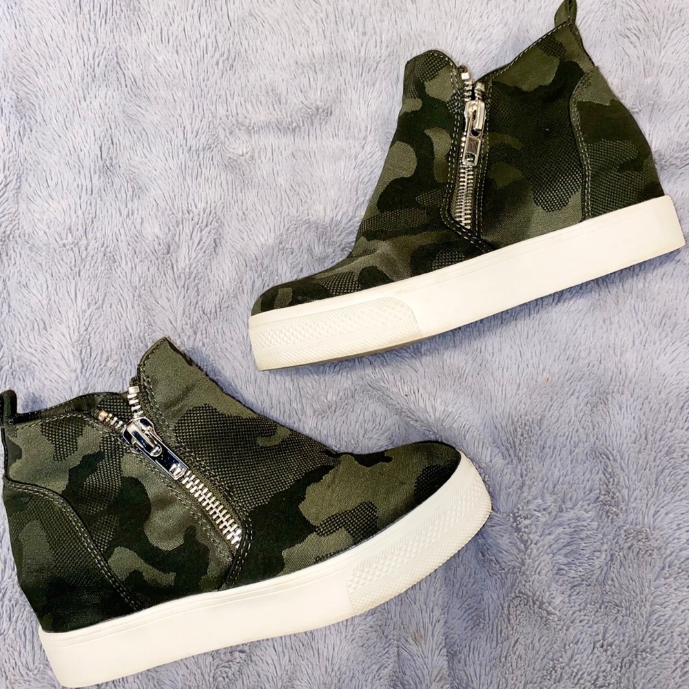 Steve Madden Camo Sneakers
